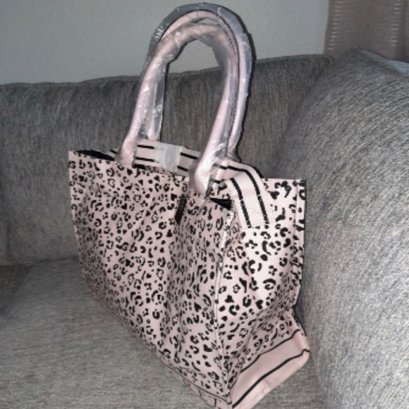 Victoria's Secret Leopard Beach Tote Bag - NWT!! - Picture 2 of 10